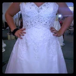 Size 18 adjustable wedding dress